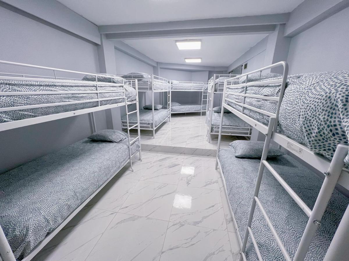 Hostel Thirty One Мадрид Екстер'єр фото