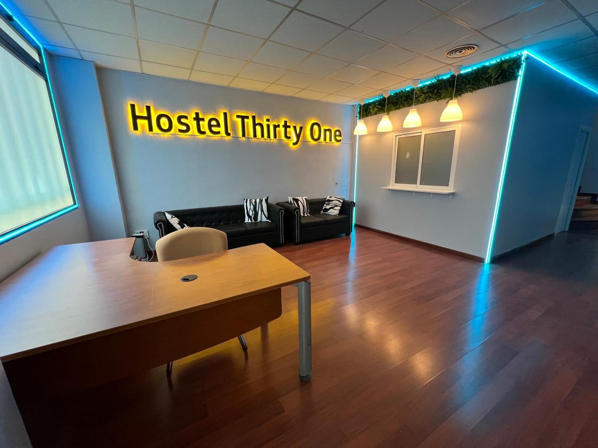 Hostel Thirty One Мадрид Екстер'єр фото